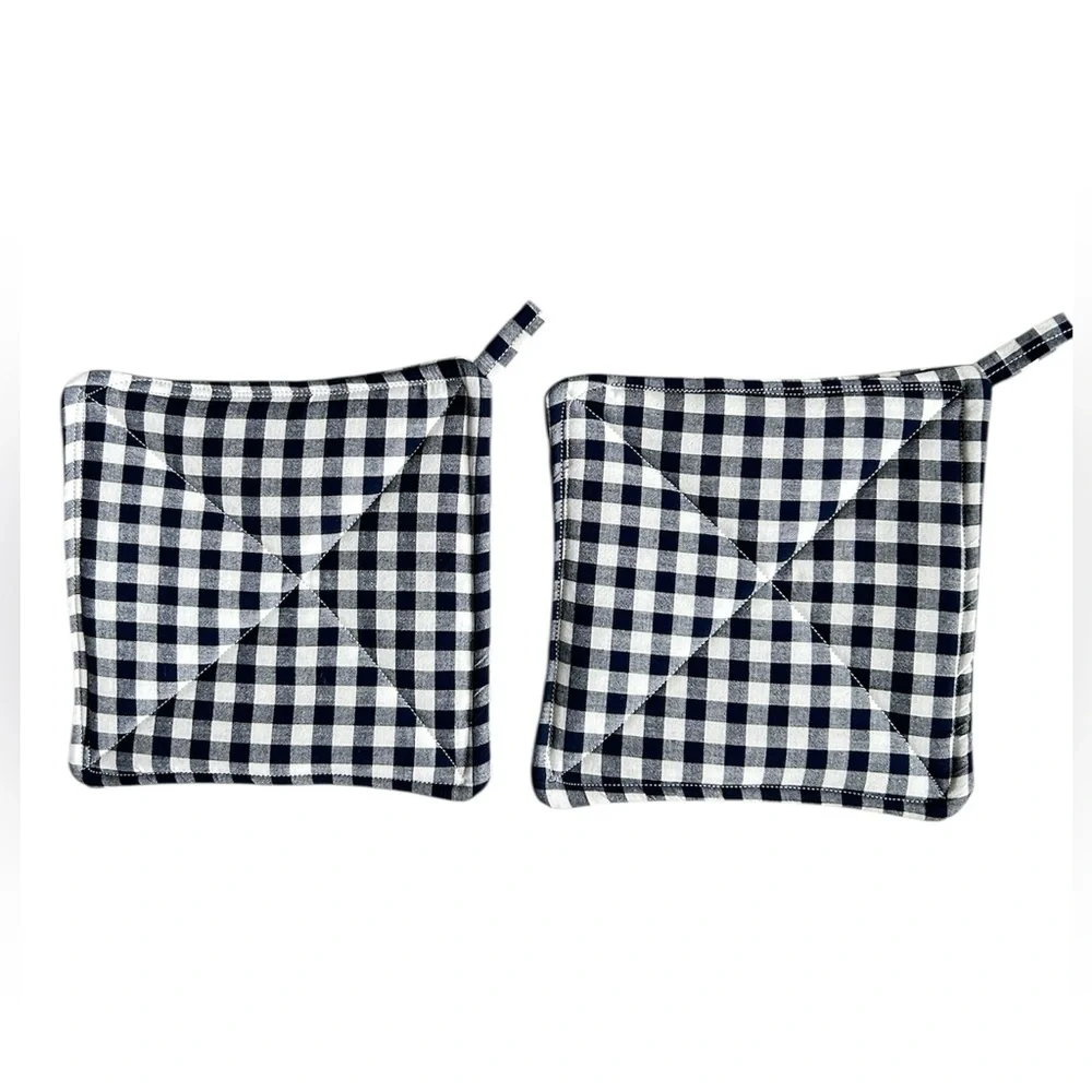 Hand Crafted Navy Blue and White Gingham Checkered Pot Holders Hot Mat Trivet